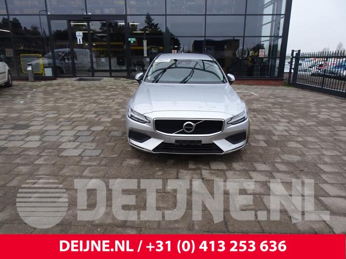 Front bumper Volvo V60 II 2.0 B3 16V Mild Hybrid 711 - 39796268