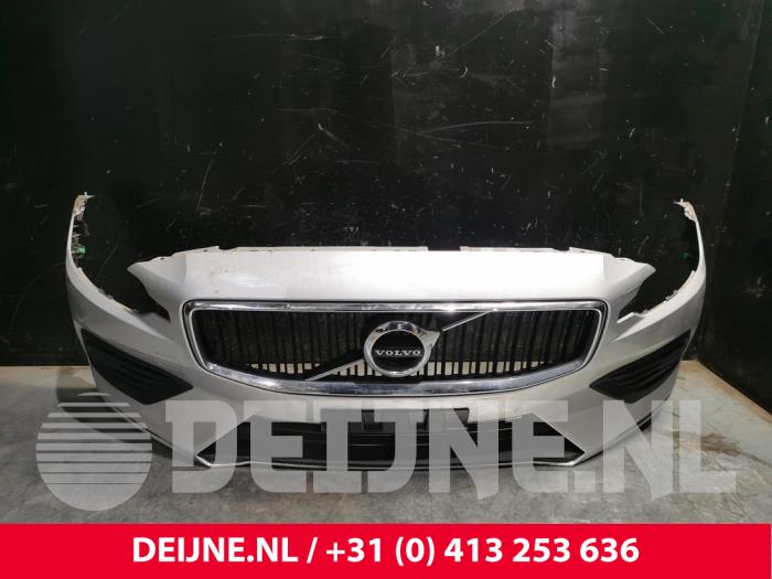 Front bumper Volvo V60 II 2.0 B3 16V Mild Hybrid 711 - 39796268
