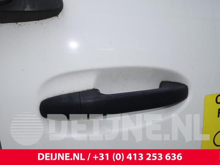 Minibus/van rear door handle from a Mercedes-Benz Vito (447.6) 1.7 110 CDI 16V 2021