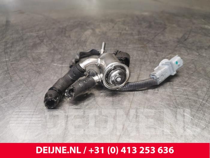 Używane Wtryskiwacz AdBlue Renault Trafic (1FL/2FL/3FL/4FL) 2.0 dCi 16V 130 Cena € 114,95 Z VAT oferowane przez van Deijne Onderdelen Uden B.V.