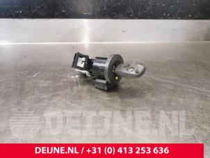Used Ignition lock + key Renault Master IV (FV) 2.3 dCi 125 16V FWD Price € 151,25 Inclusive VAT offered by van Deijne Onderdelen Uden B.V.