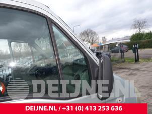 Used Quarter light, front right Opel Movano (4A1; 4A2; 4B2; 4B3; 4C2; 4C3) 1.9 CDTI Price on request offered by van Deijne Onderdelen Uden B.V.