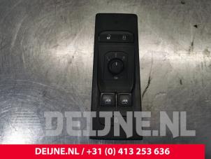 Usados Interruptor de ventanilla eléctrica Volkswagen Transporter T6 2.0 TDI 199 Precio € 36,30 IVA incluido ofrecido por van Deijne Onderdelen Uden B.V.