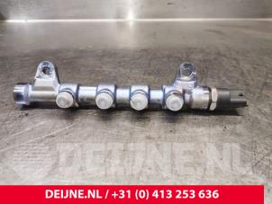 Used Fuel injector nozzle Fiat Doblo Cargo (263) 1.6 D Multijet Price on request offered by van Deijne Onderdelen Uden B.V.
