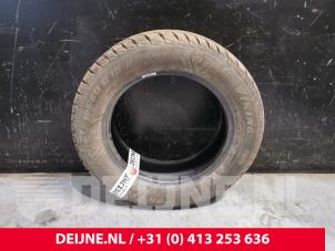 Usados Neumático de invierno Precio € 30,00 Norma de margen ofrecido por van Deijne Onderdelen Uden B.V.