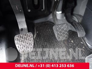 Used Brake pedal Mercedes Sprinter 3,5t (907.6/910.6) 314 CDI 2.1 D RWD Price on request offered by van Deijne Onderdelen Uden B.V.