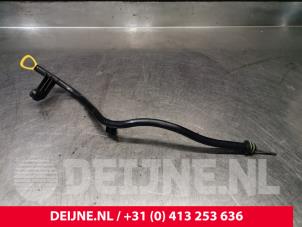 Used Oil dipstick Mercedes Sprinter 3,5t (906.63) Price € 18,15 Inclusive VAT offered by van Deijne Onderdelen Uden B.V.
