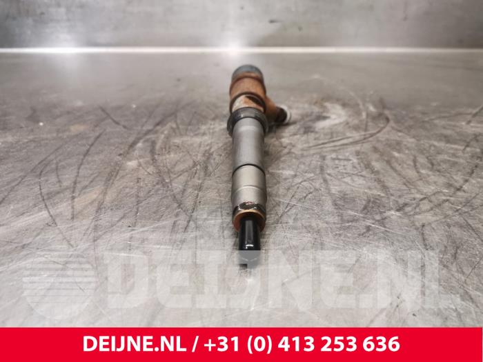 Injector (diesel) from a Fiat Ducato (250) 2.3 D 130 Multijet 2016