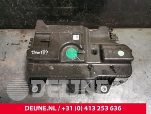 Używane Pompa AdBlue Renault Trafic (1FL/2FL/3FL/4FL) 2.0 dCi 16V 130 Cena € 163,35 Z VAT oferowane przez van Deijne Onderdelen Uden B.V.