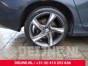 Used Set of wheels Volvo S60 II (FS) 1.6 DRIVe,D2 Price on request offered by van Deijne Onderdelen Uden B.V.