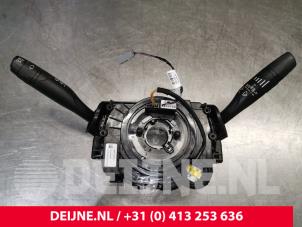 Usagé Commodo d'essuie glace Opel Combo Cargo 1.6 CDTI 75 Prix € 181,50 Prix TTC proposé par van Deijne Onderdelen Uden B.V.