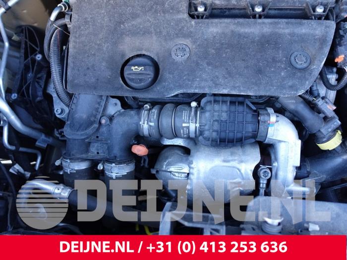 Motor de un Opel Combo Cargo 1.6 CDTI 75 2019