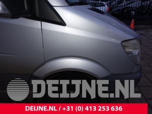 Used Front wing, right Mercedes Sprinter 3,5t (906.63) 311 CDI 16V Price € 151,25 Inclusive VAT offered by van Deijne Onderdelen Uden B.V.