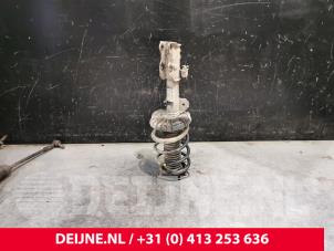 Used Front shock absorber rod, right Mercedes Vito (447.6) 2.2 116 CDI 16V Price € 211,75 Inclusive VAT offered by van Deijne Onderdelen Uden B.V.