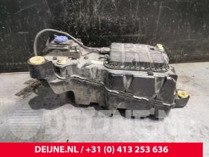 Używane Zbiornik AdBlue Opel Combo Cargo 1.6 CDTI 75 Cena € 605,00 Z VAT oferowane przez van Deijne Onderdelen Uden B.V.