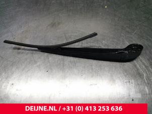 Used Rear wiper arm Volvo V70 (BW) 2.0 D3 20V Price € 20,00 Margin scheme offered by van Deijne Onderdelen Uden B.V.