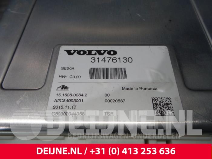 Luftfederung Modul van een Volvo XC90 II 2.0 T8 16V Twin Engine AWD 2015