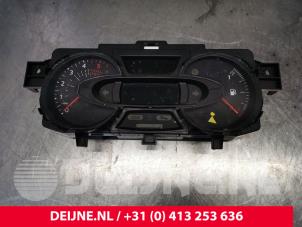 Używane Licznik kilometrów KM Renault Trafic (1FL/2FL/3FL/4FL) 1.6 dCi 125 Twin Turbo Cena € 121,00 Z VAT oferowane przez van Deijne Onderdelen Uden B.V.