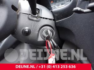 Usagé Serrure de contact + clé Hyundai H-300 2.5 CRDi Prix sur demande proposé par van Deijne Onderdelen Uden B.V.
