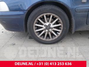Usados Juego de llantas y neumáticos Volvo C70 (NC) 2.0 T 20V Precio € 300,00 Norma de margen ofrecido por van Deijne Onderdelen Uden B.V.