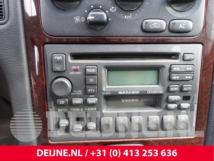 Radio van een Volvo C70 (NC) 2.0 T 20V 2000