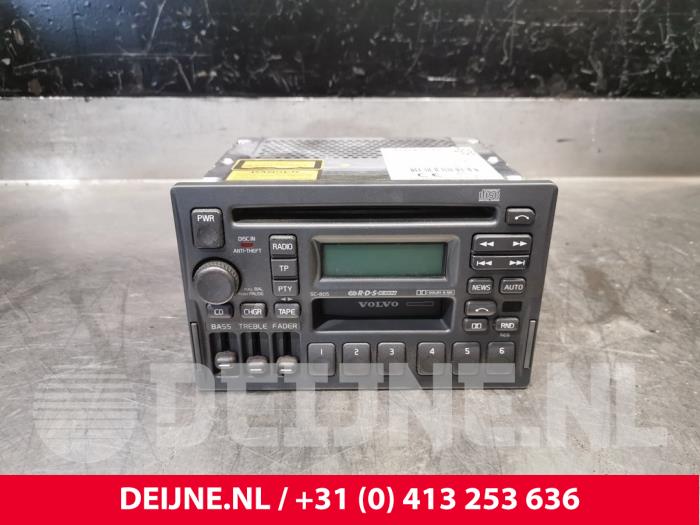 Radio de un Volvo C70 (NC) 2.0 T 20V 2000