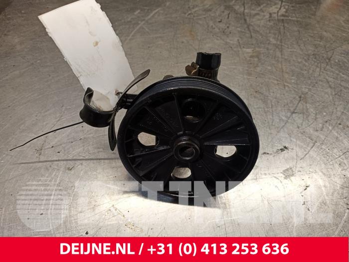 Usagé Pompe de direction Volvo C70 (NC) 2.0 T 20V Prix € 40,00 Règlement à la marge proposé par van Deijne Onderdelen Uden B.V.
