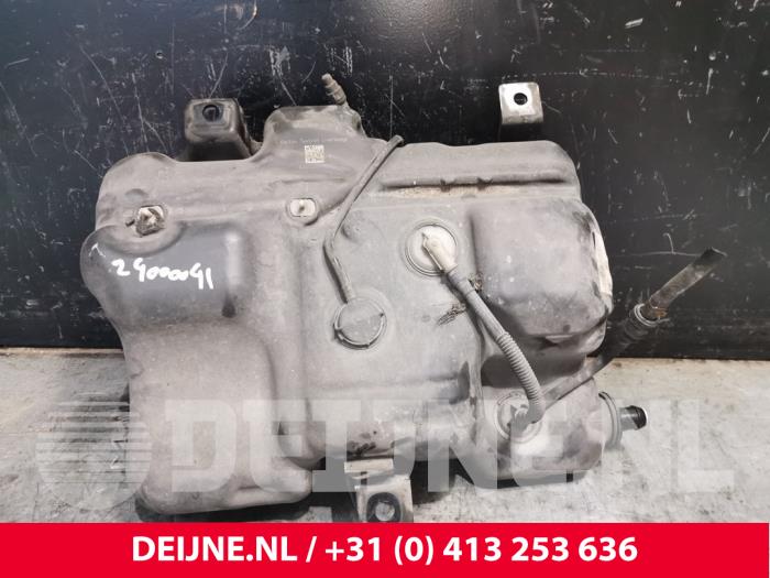 Gebrauchte Adblue Tank Renault Trafic (1FL/2FL/3FL/4FL) 1.6 dCi 125 Twin Turbo Preis € 423,50 Mit Mehrwertsteuer angeboten von van Deijne Onderdelen Uden B.V.