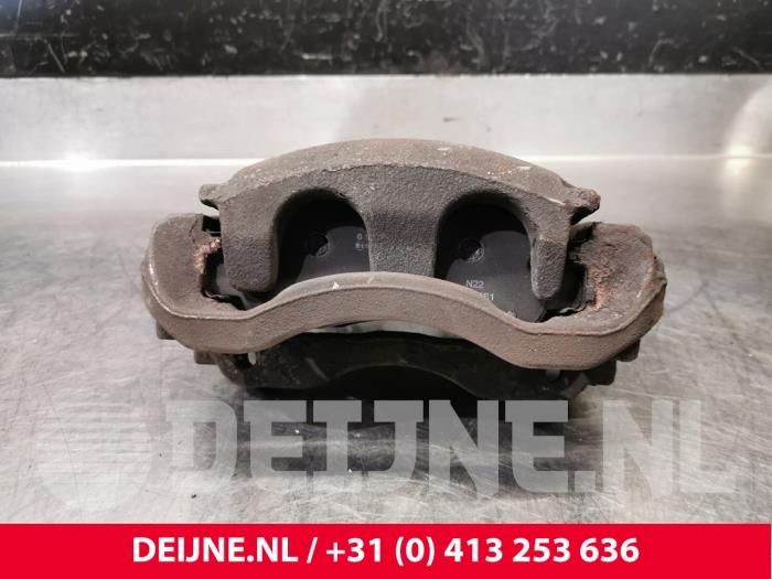 Gebrauchte Bremszange links vorne Renault Master III (FV) 2.3 dCi 125 16V FWD Preis € 96,80 Mit Mehrwertsteuer angeboten von van Deijne Onderdelen Uden B.V.