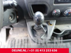 Used Gear stick Renault Master IV (FV) 2.3 dCi 125 16V FWD Price on request offered by van Deijne Onderdelen Uden B.V.