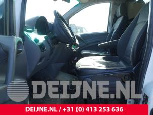 Used Seat, left Mercedes Vito (639.6) 2.2 109 CDI 16V Price € 302,50 Inclusive VAT offered by van Deijne Onderdelen Uden B.V.