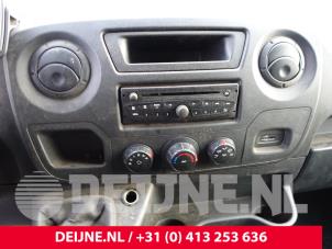 Gebrauchte Radio Opel Movano 2.3 CDTi 16V FWD Preis auf Anfrage angeboten von van Deijne Onderdelen Uden B.V.