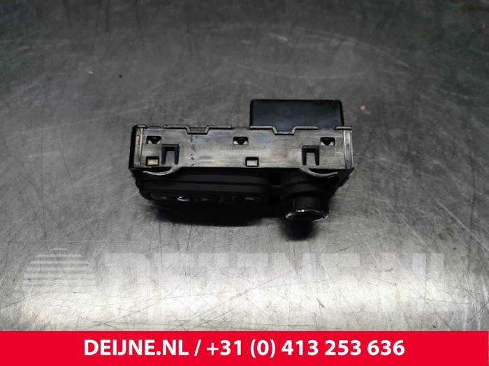 Unidad de control multimedia de un Renault Trafic (1FL/2FL/3FL/4FL) 1.6 dCi 125 Twin Turbo 2018