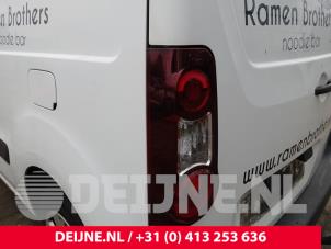 Gebrauchte Rücklicht links Peugeot Partner (GC/GF/GG/GJ/GK) 1.6 HDI 90 Preis auf Anfrage angeboten von van Deijne Onderdelen Uden B.V.