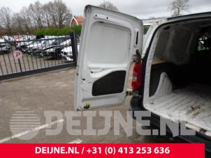 Używane Tylne drzwi samochodu dostawczego Citroen Berlingo 1.6 Hdi 75 16V Phase 1 Cena € 242,00 Z VAT oferowane przez van Deijne Onderdelen Uden B.V.