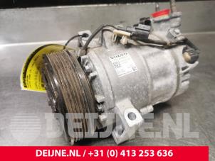 Used Air conditioning pump Volvo XC60 II (UZ) 2.0 T5 16V AWD Price € 200,00 Margin scheme offered by van Deijne Onderdelen Uden B.V.