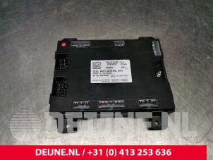 Usagé Ordinateur contrôle fonctionnel Tesla Model S 75 Prix € 211,75 Prix TTC proposé par van Deijne Onderdelen Uden B.V.