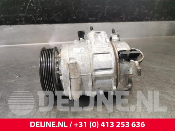 Usagé Pompe clim Ford Transit 2.0 TDCi 16V Eco Blue 130 Prix € 211,75 Prix TTC proposé par van Deijne Onderdelen Uden B.V.