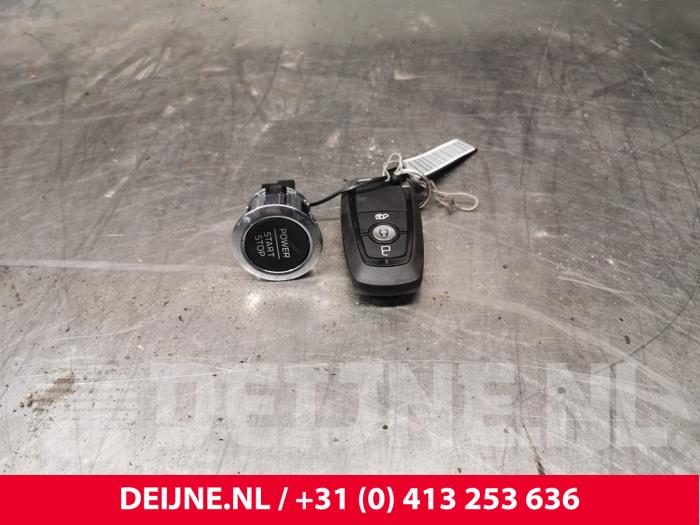 Używane Przelacznik Start/Stop Ford Transit 2.0 TDCi 16V Eco Blue 130 Cena € 108,90 Z VAT oferowane przez van Deijne Onderdelen Uden B.V.