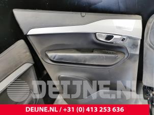 Usagé Revêtement portière haut 4portes arrière gauche Volvo XC90 II 2.0 D5 16V AWD Prix € 75,00 Règlement à la marge proposé par van Deijne Onderdelen Uden B.V.