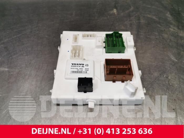 Usados Módulo electrónico central Polestar Polestar 2 78kWh Long Range Dual Motor Precio € 332,75 IVA incluido ofrecido por van Deijne Onderdelen Uden B.V.