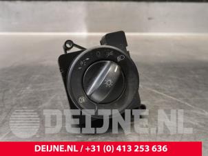 Usados Interruptor de luz Mercedes Sprinter 3t (906.61) 213 CDI 16V Precio € 30,25 IVA incluido ofrecido por van Deijne Onderdelen Uden B.V.