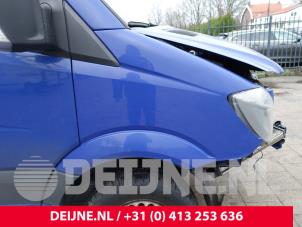 Used Front wing, right Mercedes Sprinter 3t (906.61) 213 CDI 16V Price on request offered by van Deijne Onderdelen Uden B.V.