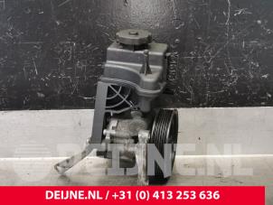 Used Power steering pump Mercedes Sprinter 3t (906.61) 213 CDI 16V Price € 121,00 Inclusive VAT offered by van Deijne Onderdelen Uden B.V.