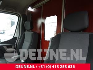 Used Seat, left Renault Master IV (MA/MB/MC/MD/MH/MF/MG/MH) 2.3 dCi 16V Price on request offered by van Deijne Onderdelen Uden B.V.
