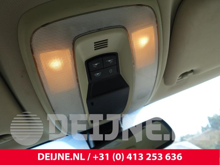 Rear view mirror from a Volvo V70 (BW) 2.5 T 20V 2008
