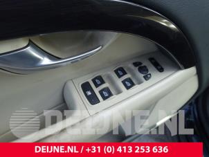 Usagé Commutateur vitre électrique Volvo V70 (BW) 2.5 T 20V Prix sur demande proposé par van Deijne Onderdelen Uden B.V.
