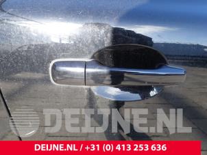 Usados Manija de puerta de 4 puertas derecha delante Volvo V70 (BW) 2.5 T 20V Precio de solicitud ofrecido por van Deijne Onderdelen Uden B.V.