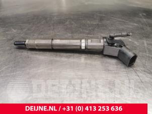 Używane Wtryskiwacz (Diesel) Mercedes Sprinter 5t (906.15/906.25) 515 CDI 16V Cena € 151,25 Z VAT oferowane przez van Deijne Onderdelen Uden B.V.
