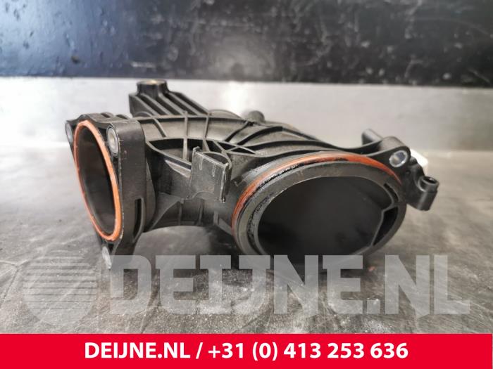 Begagnade Luftintagsslang Mercedes Vito (447.6) 2.0 114 CDI 16V Pris € 60,50 Inklusive moms erbjuds av van Deijne Onderdelen Uden B.V.